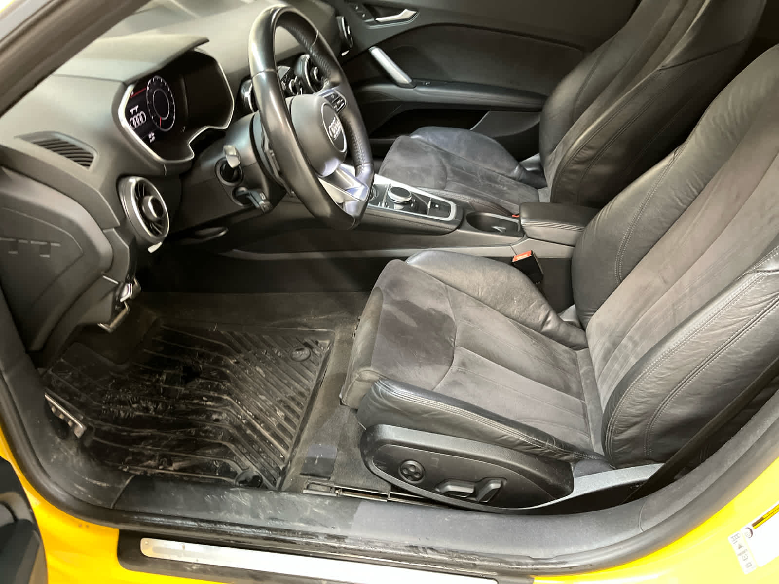 Thumbnail: 2016 Audi TT - 16