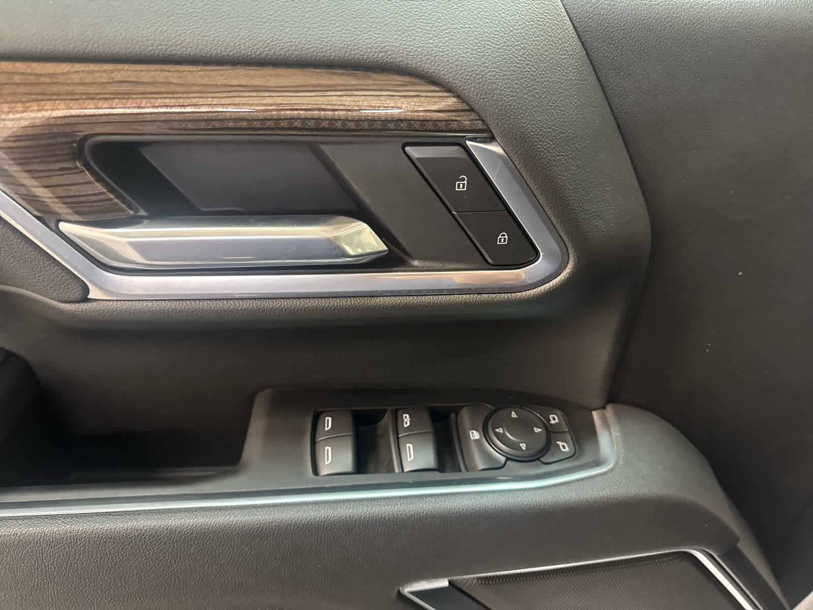 Thumbnail: 2025 Chevrolet Silverado 2500 - 14