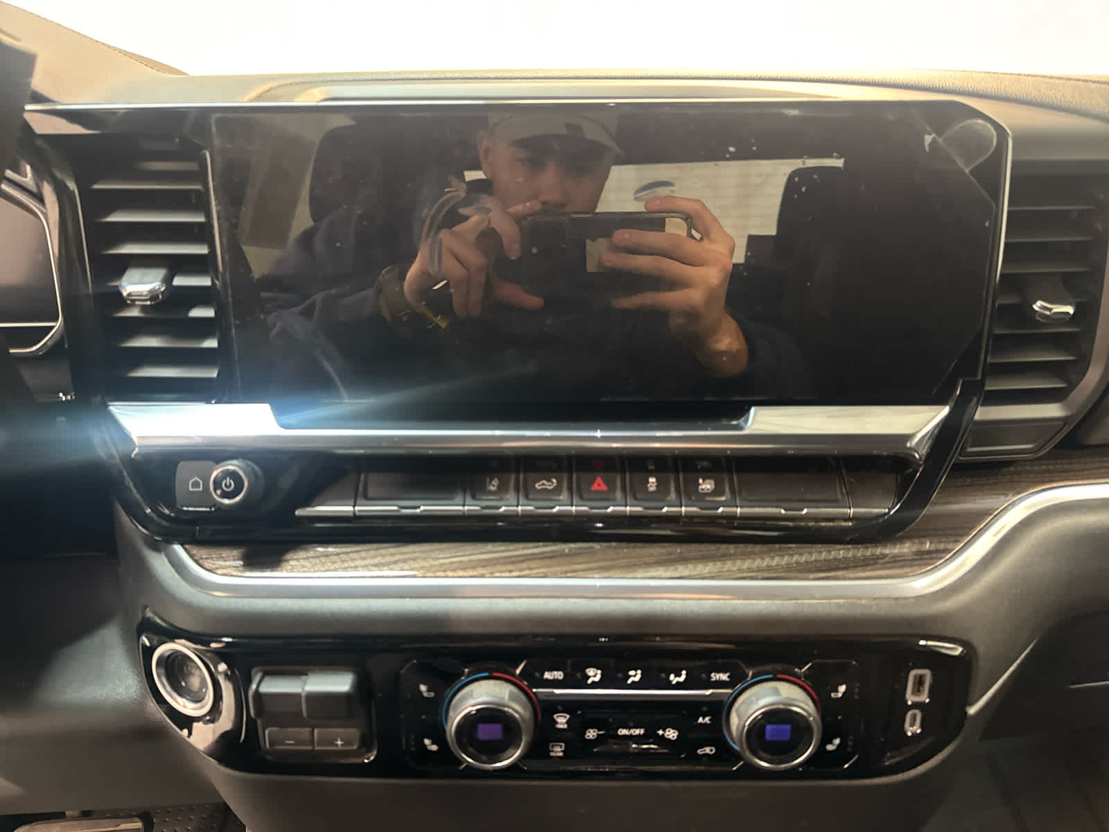 Thumbnail: 2025 Chevrolet Silverado 2500 - 18