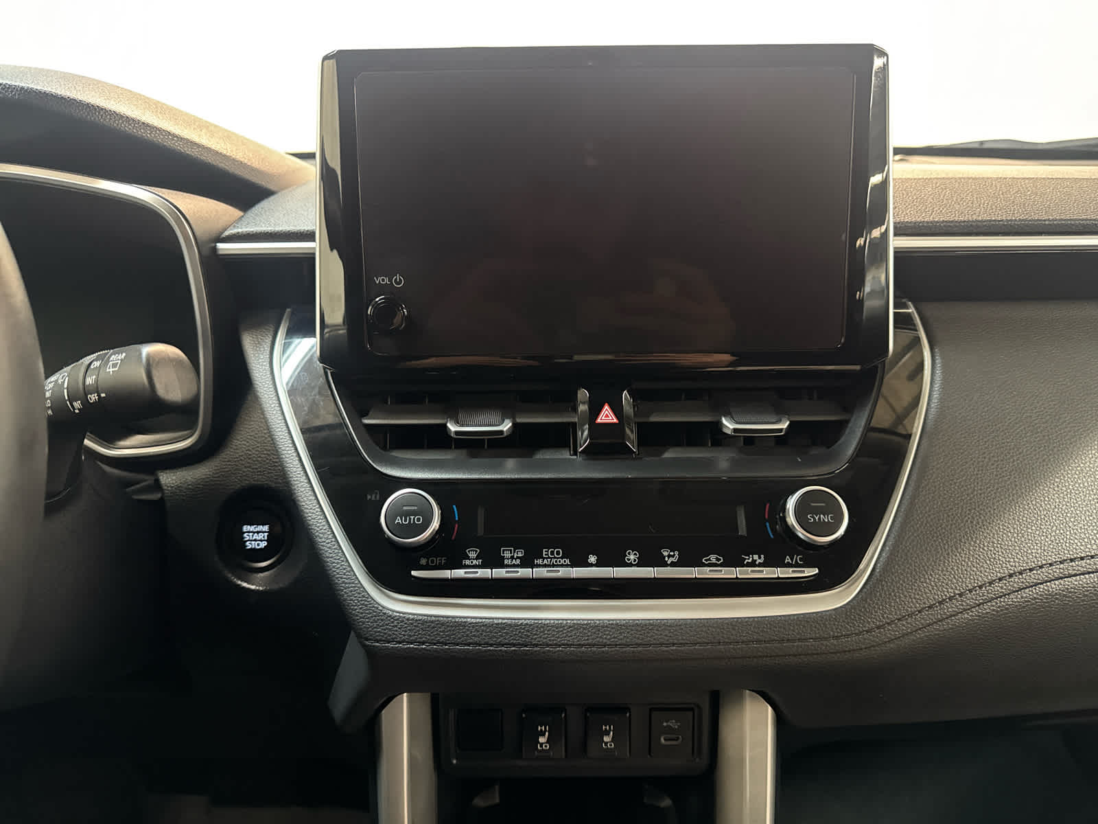 Thumbnail: 2024 Toyota Corolla Cross - 18