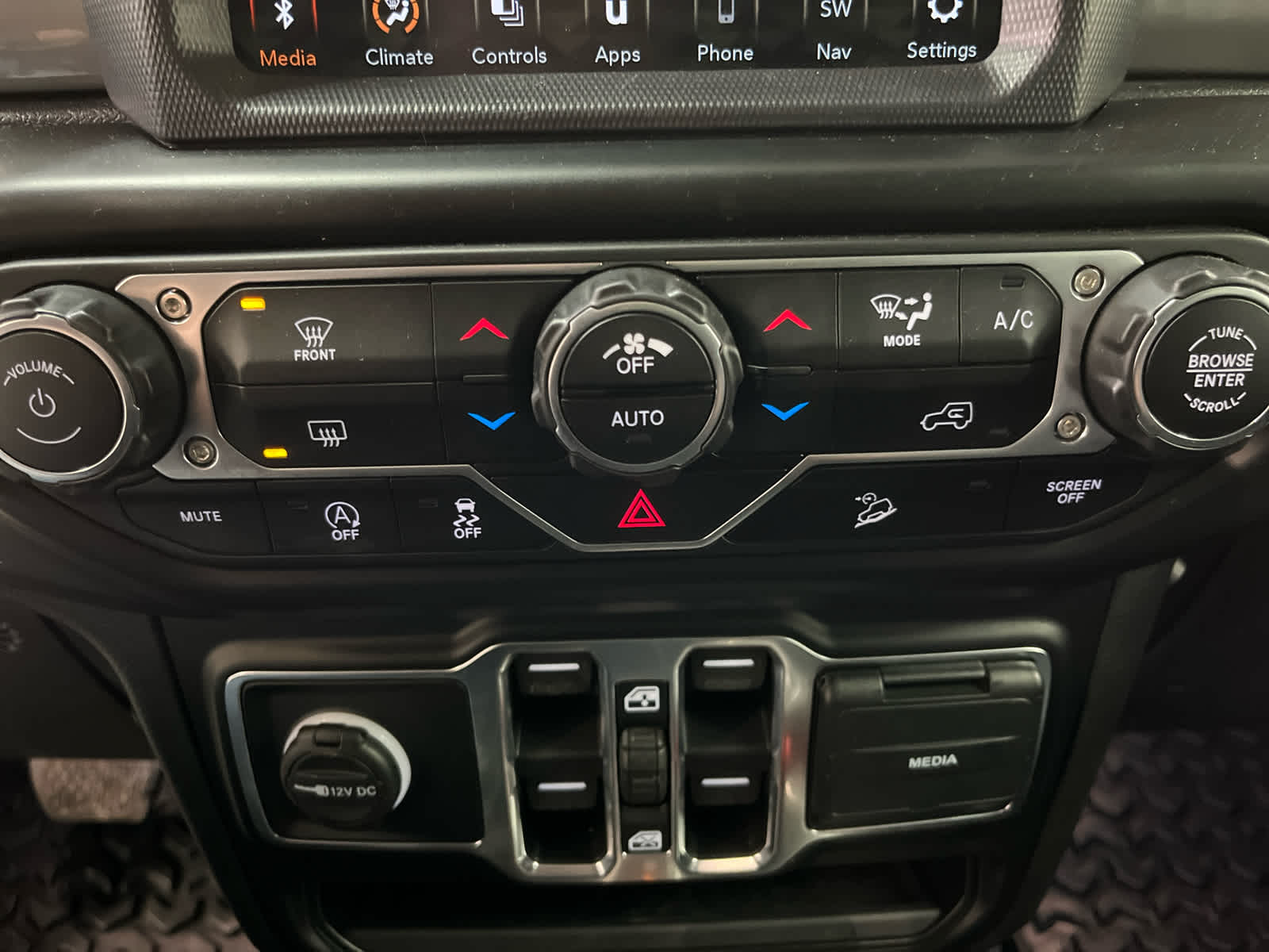 Thumbnail: 2020 Jeep Wrangler - 27