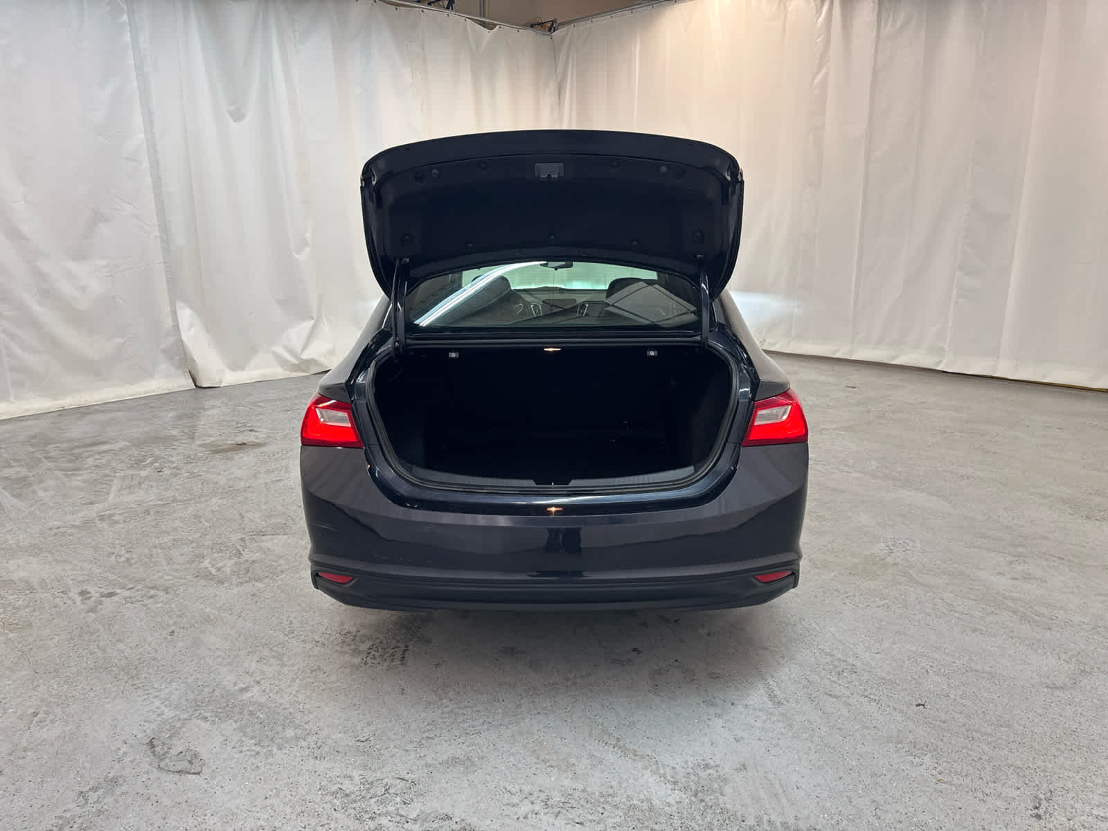 Thumbnail: 2022 Chevrolet Malibu - 10