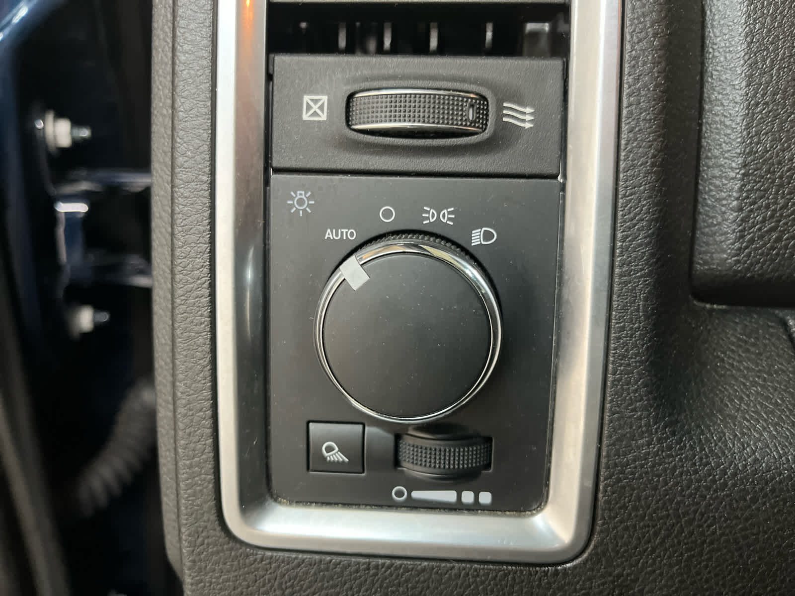 Thumbnail: 2022 RAM 1500 Classic - 17