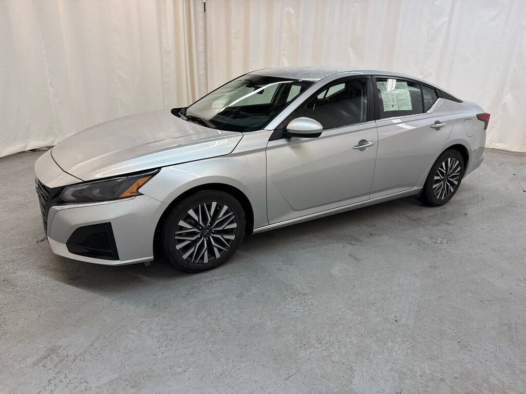 Used 2023 Nissan Altima 2.5 SV Sedan