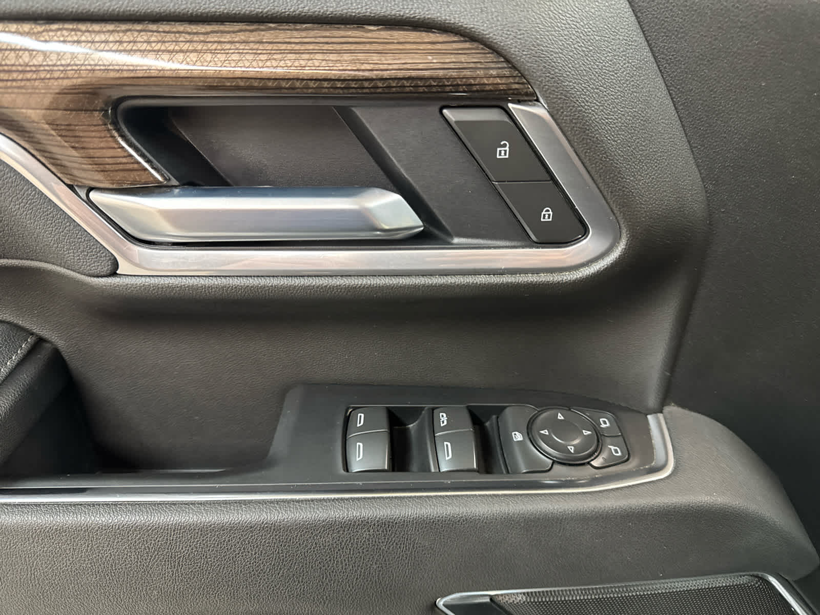 Thumbnail: 2025 Chevrolet Silverado 2500 - 13