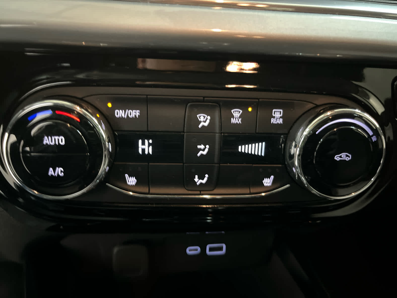 Thumbnail: 2024 Chevrolet Trax - 28