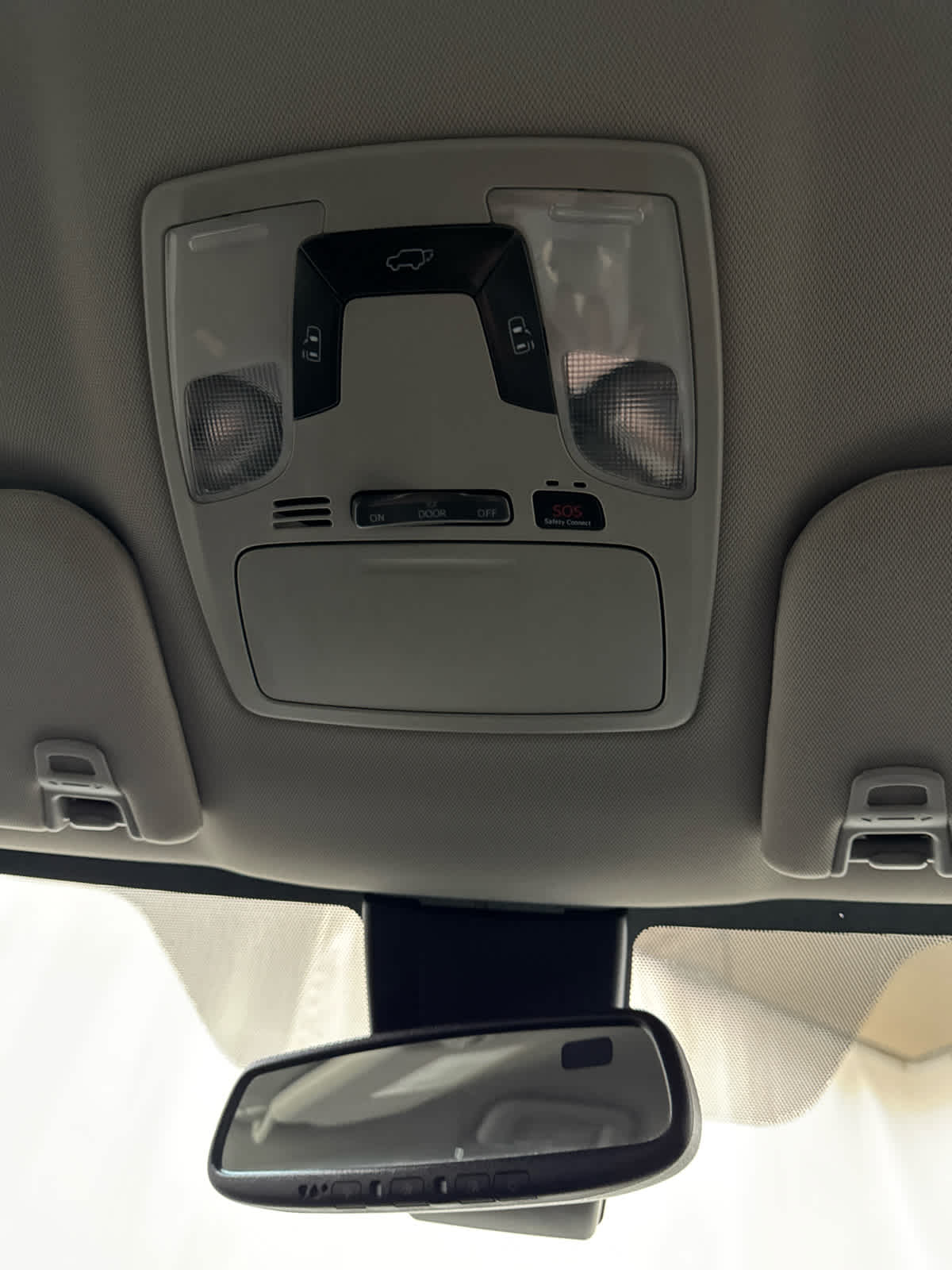 Thumbnail: 2018 Toyota Sienna - 21