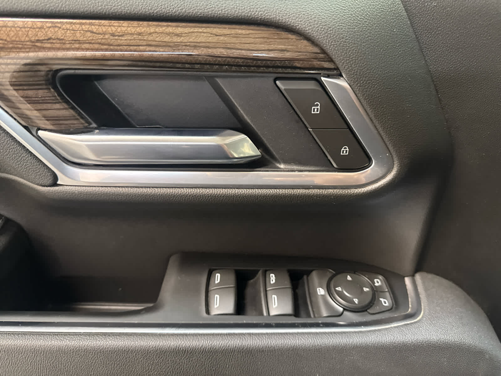 Thumbnail: 2025 Chevrolet Silverado 2500 - 14