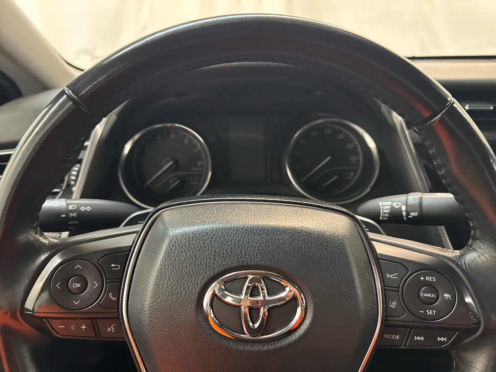 Thumbnail: 2019 Toyota Camry - 16