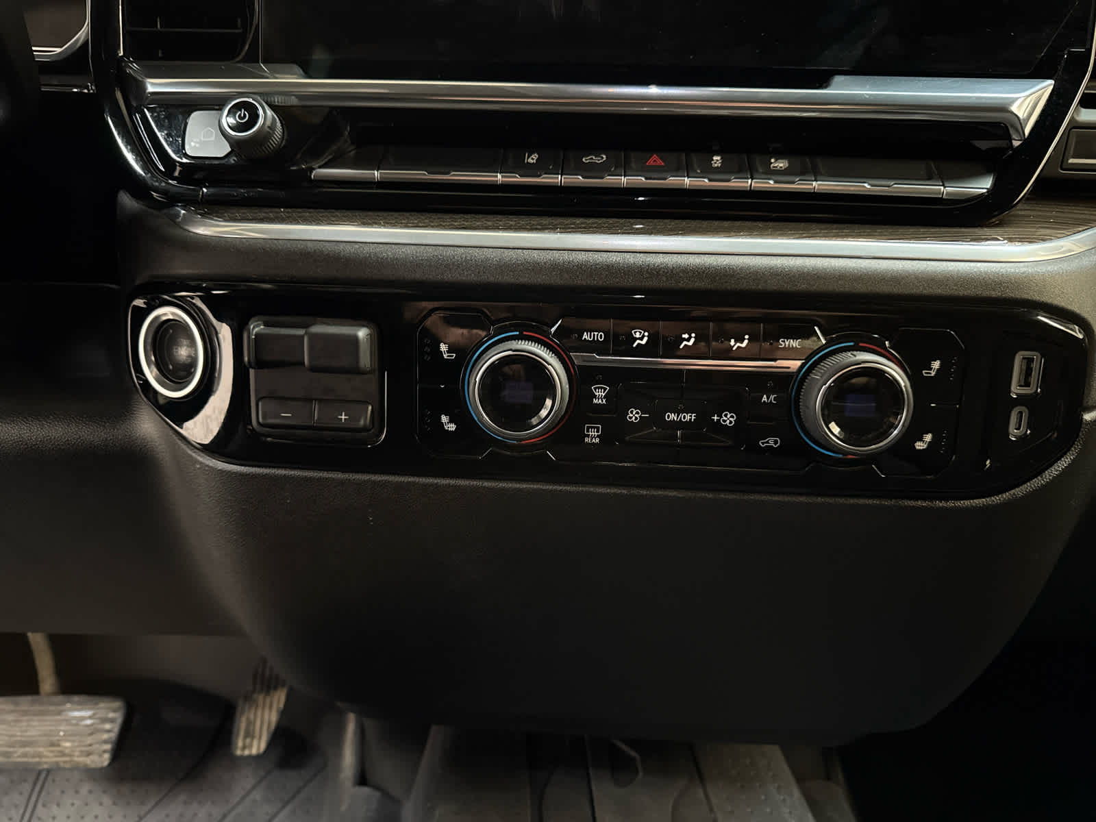 Thumbnail: 2025 Chevrolet Silverado 2500 - 19