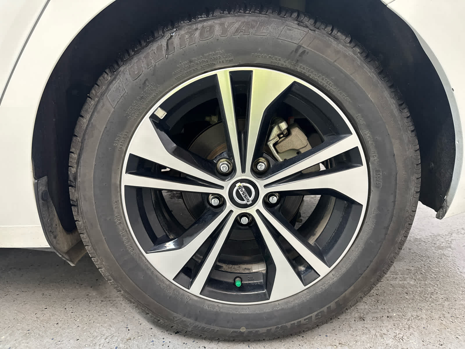 Thumbnail: 2023 Nissan Sentra - 10