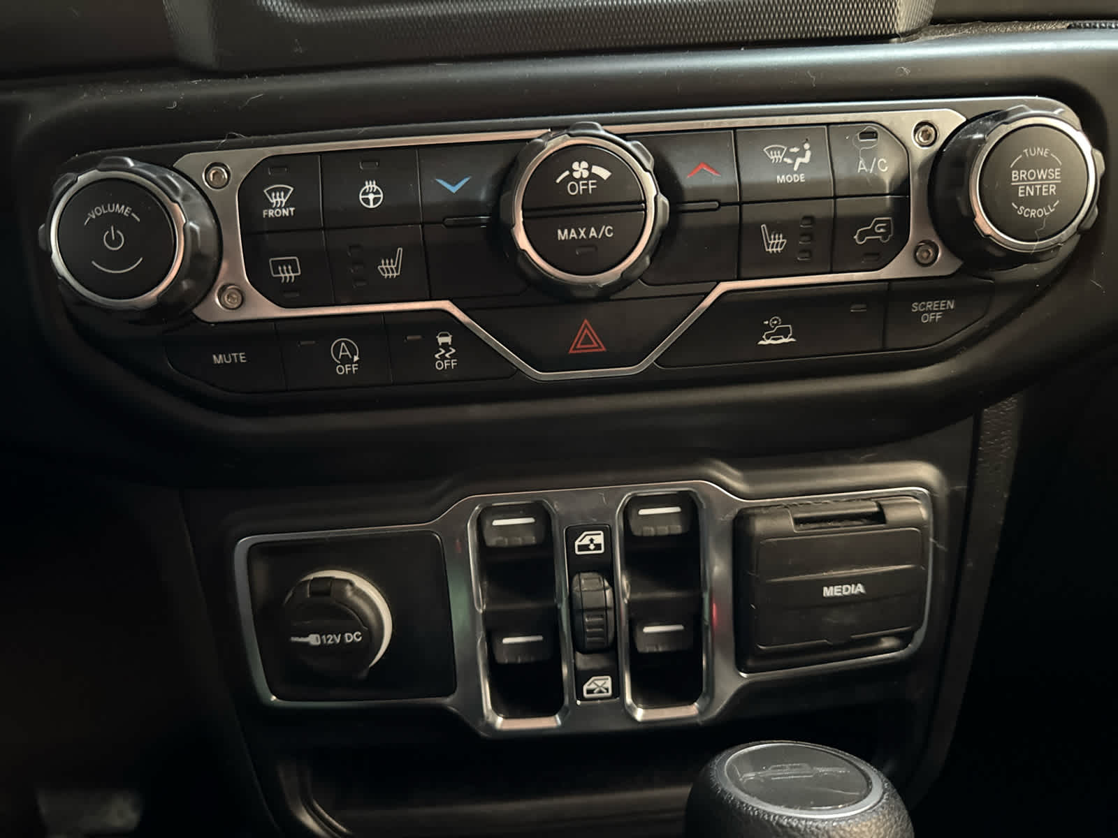 Thumbnail: 2022 Jeep Gladiator - 20