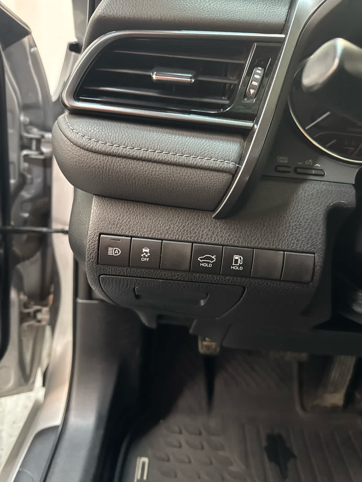 Thumbnail: 2019 Toyota Camry - 15