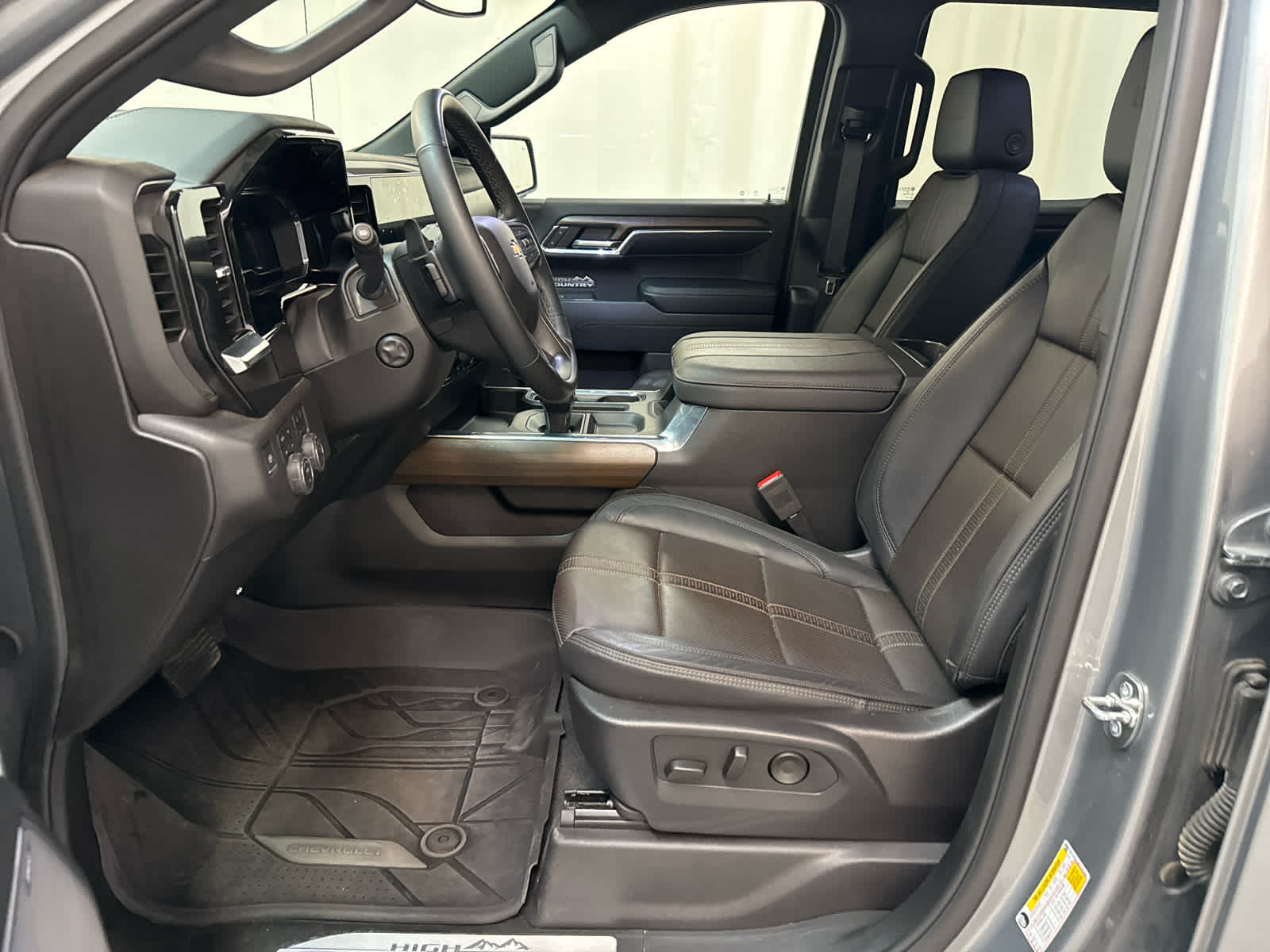 Thumbnail: 2024 Chevrolet Silverado 1500 - 17