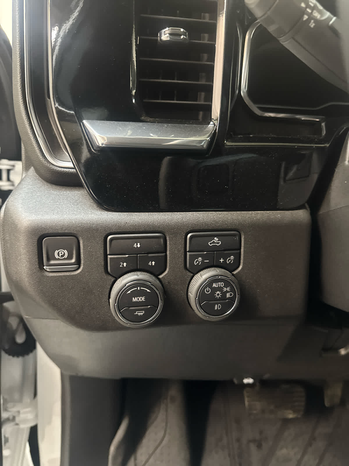 Thumbnail: 2025 Chevrolet Silverado 2500 - 15