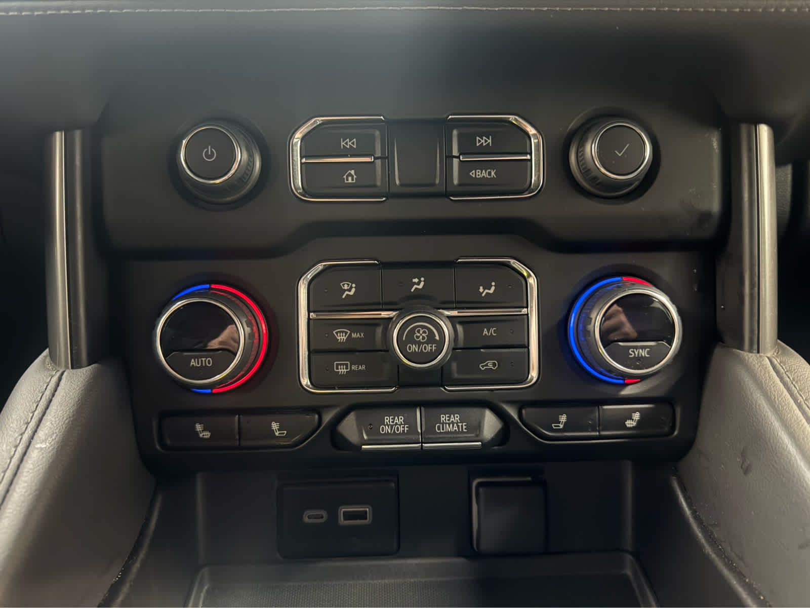 Thumbnail: 2024 Chevrolet Tahoe - 20