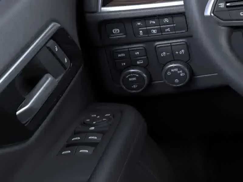 Thumbnail: 2026 Chevrolet Tahoe - 22