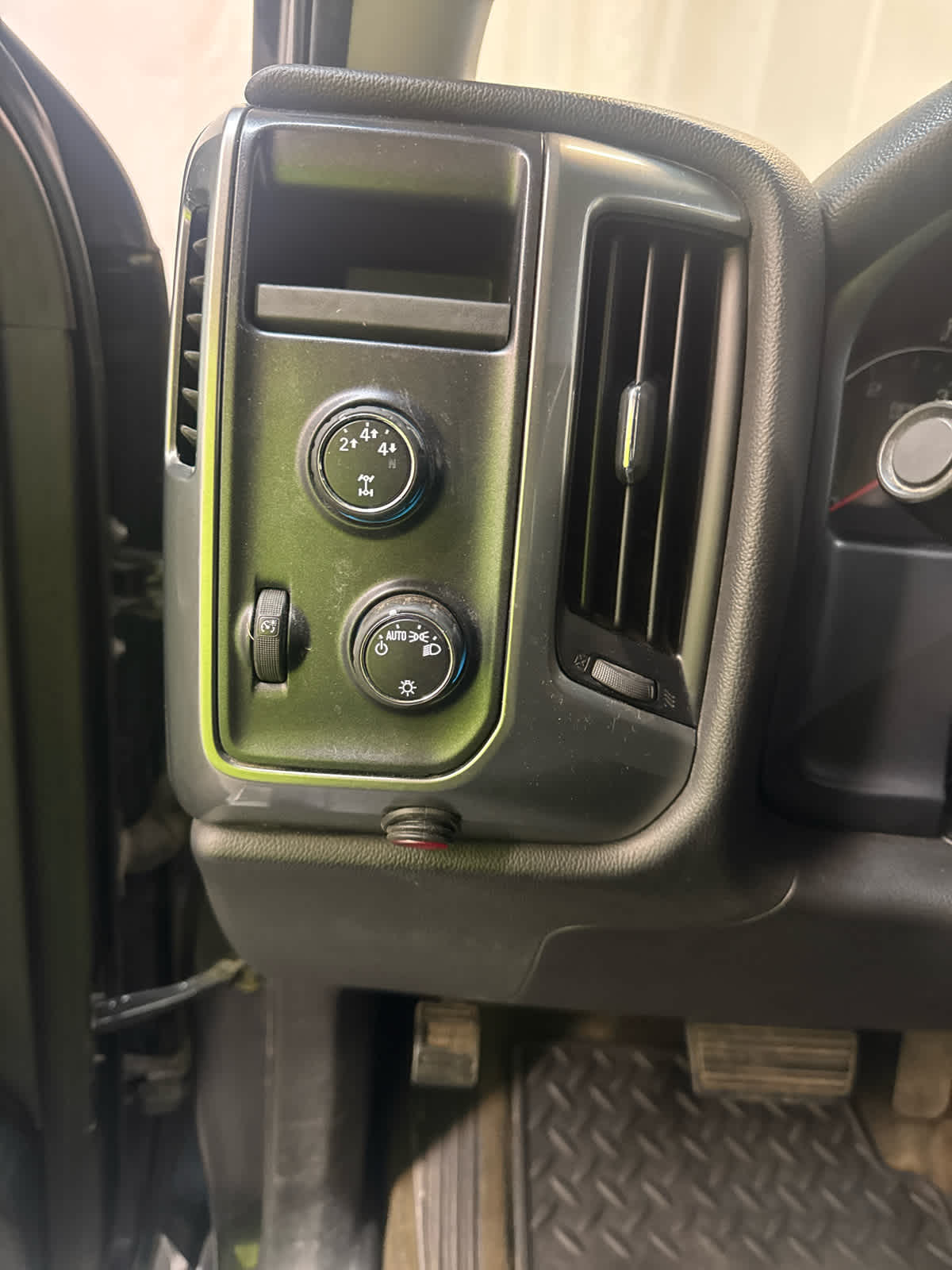 Thumbnail: 2015 Chevrolet Silverado 2500 - 15