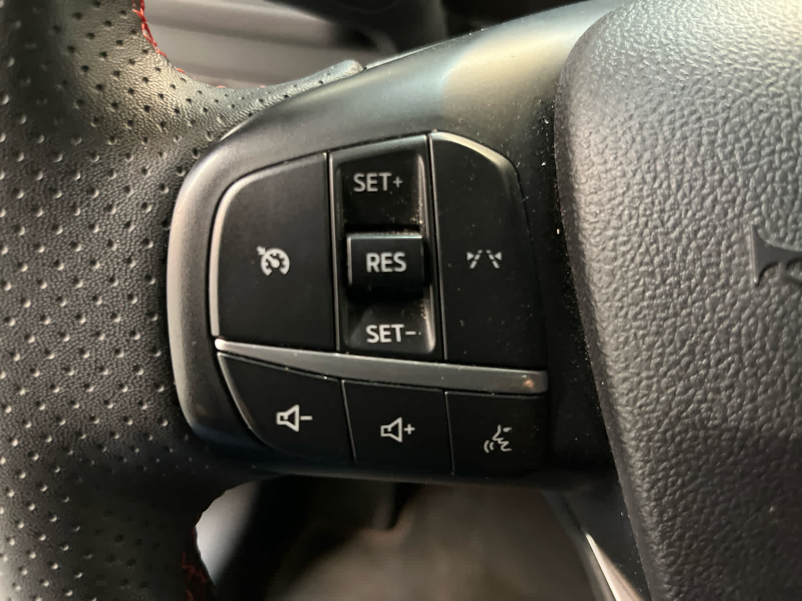 Thumbnail: 2023 Ford Escape - 22