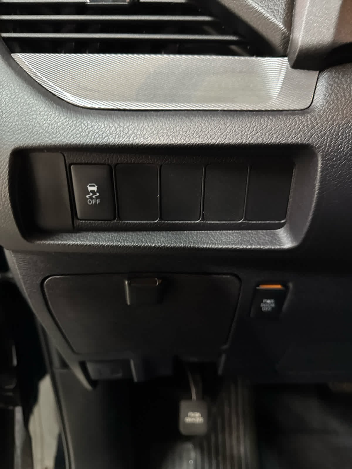 Thumbnail: 2018 Toyota Sienna - 15