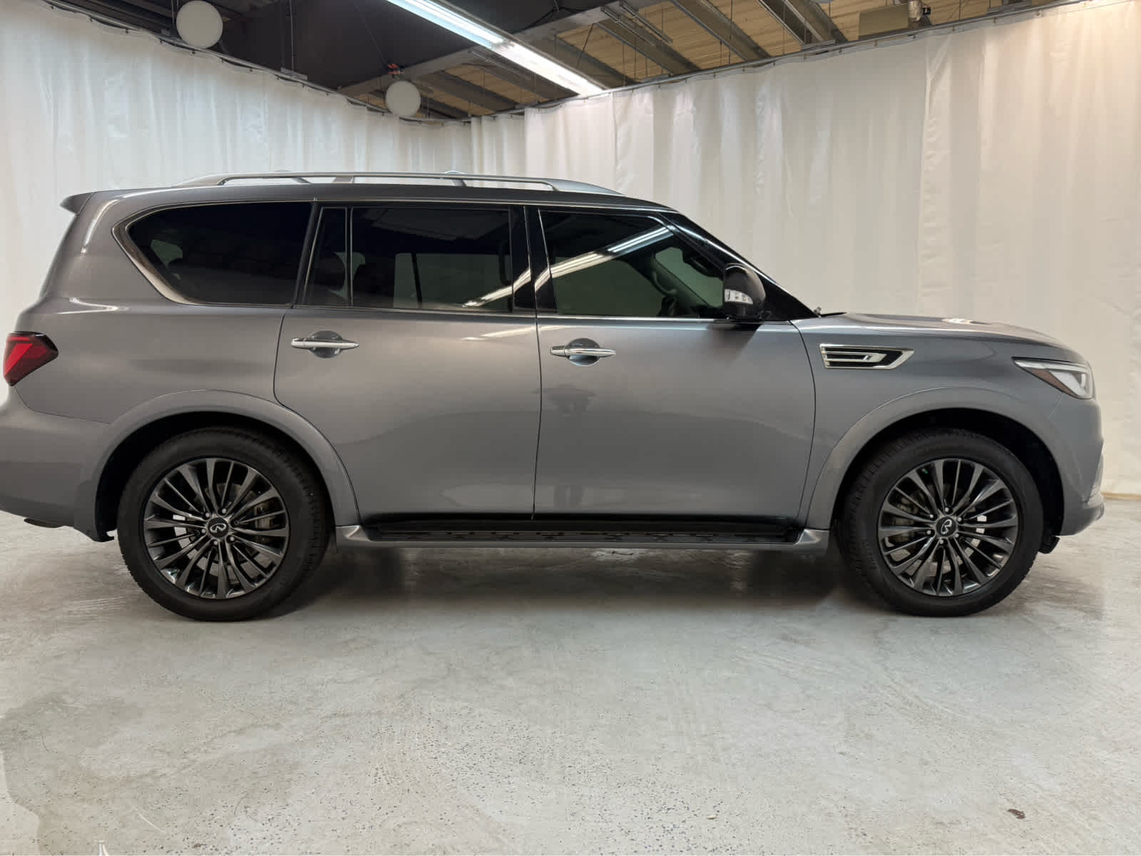 Thumbnail: 2021 INFINITI QX80 - 4