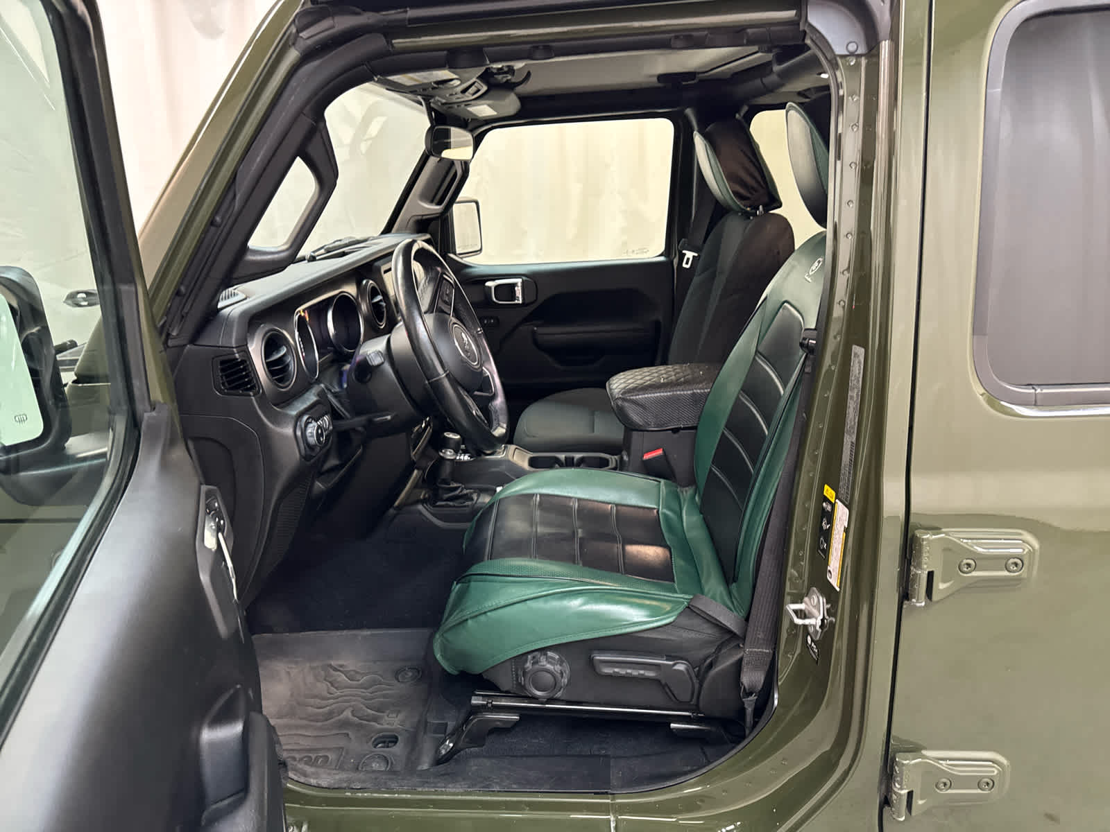 Thumbnail: 2022 Jeep Gladiator - 13