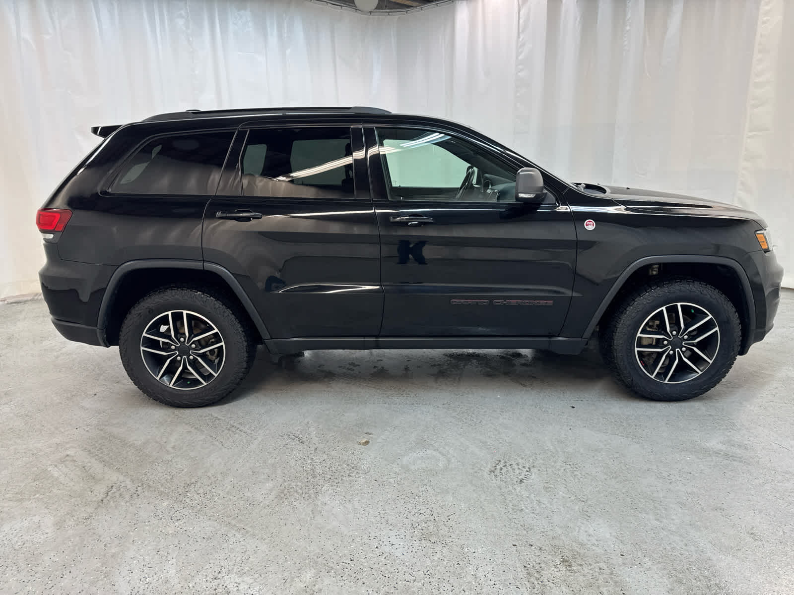 Thumbnail: 2019 Jeep Grand Cherokee - 6