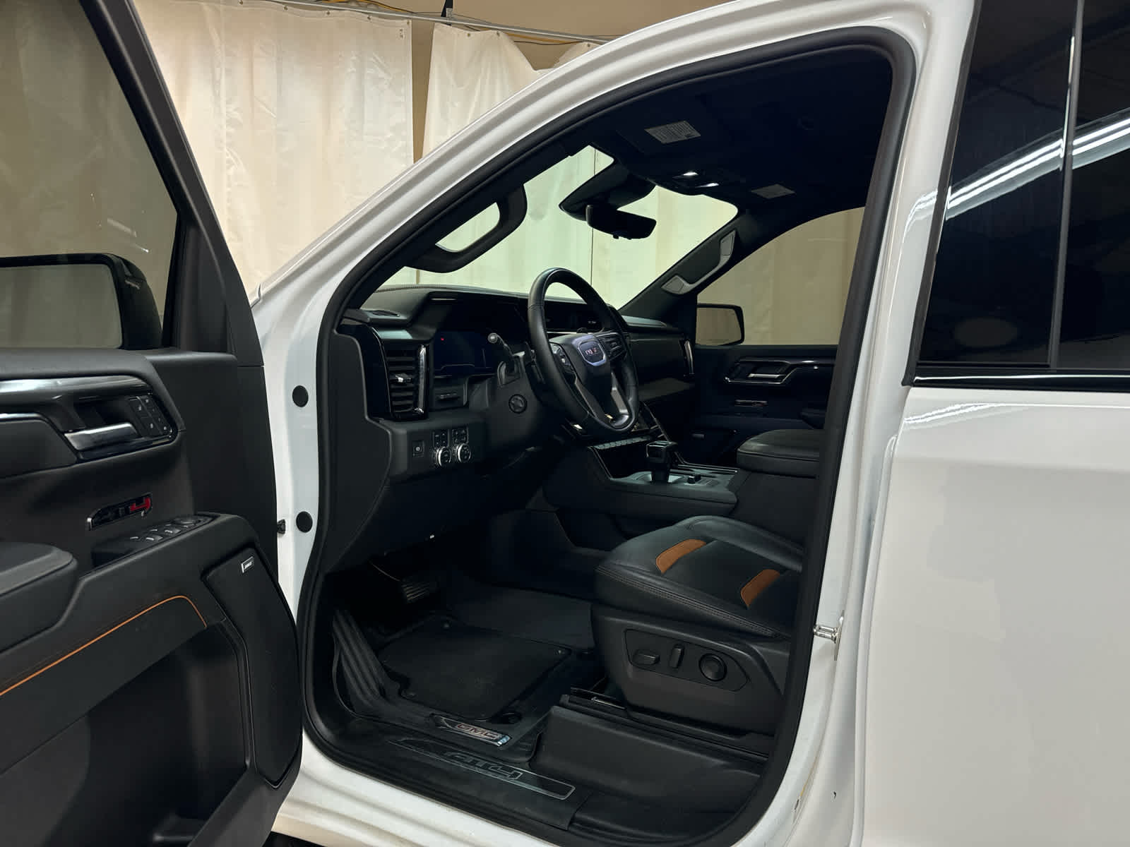 Thumbnail: 2024 GMC Sierra 1500 - 11
