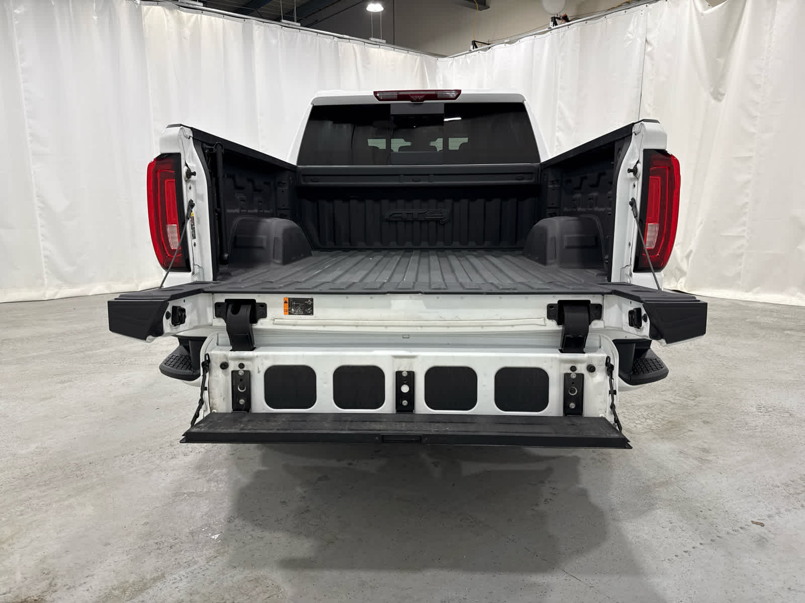 Thumbnail: 2023 GMC Sierra 1500 - 12