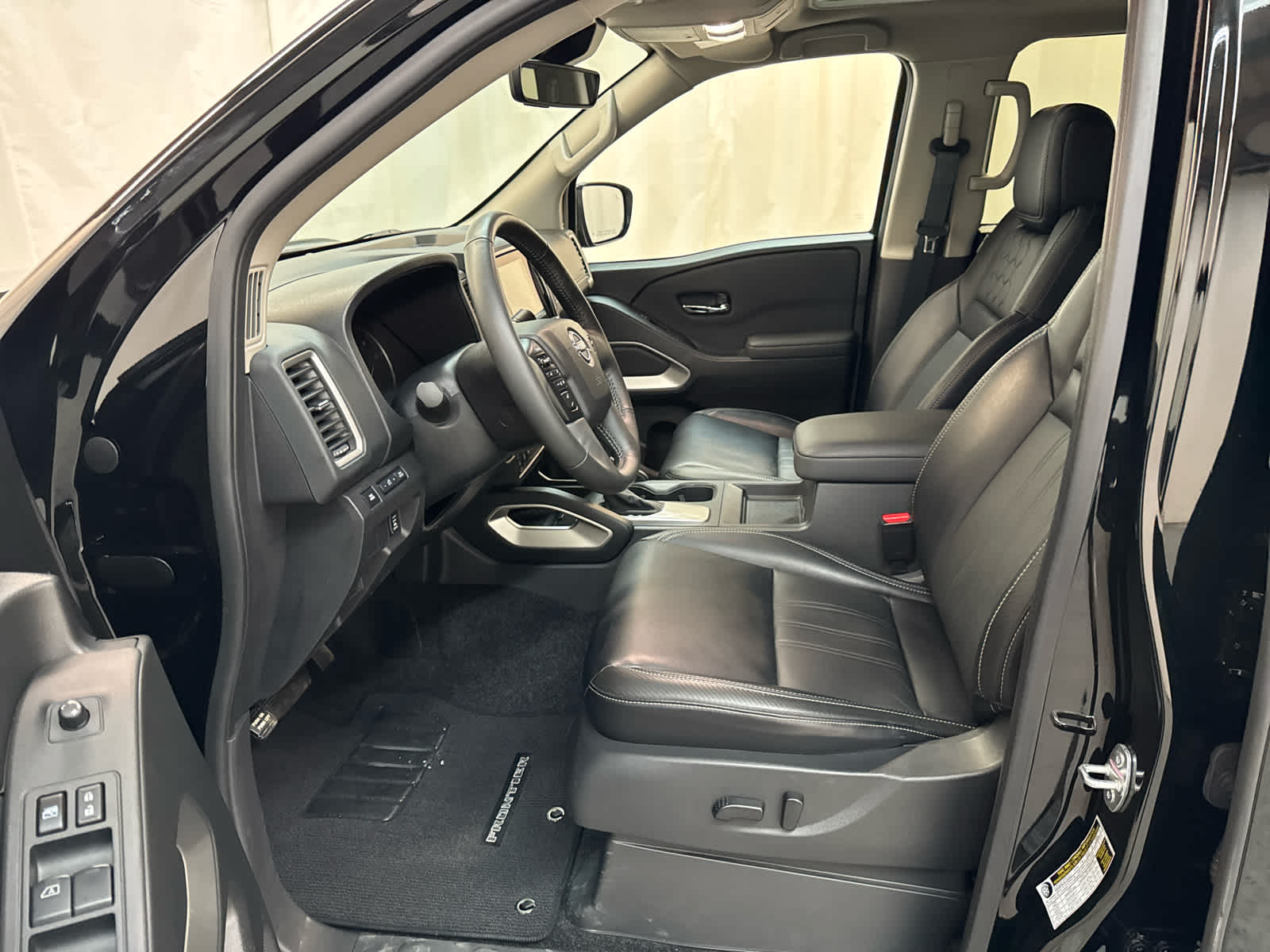 Thumbnail: 2024 Nissan Frontier - 14