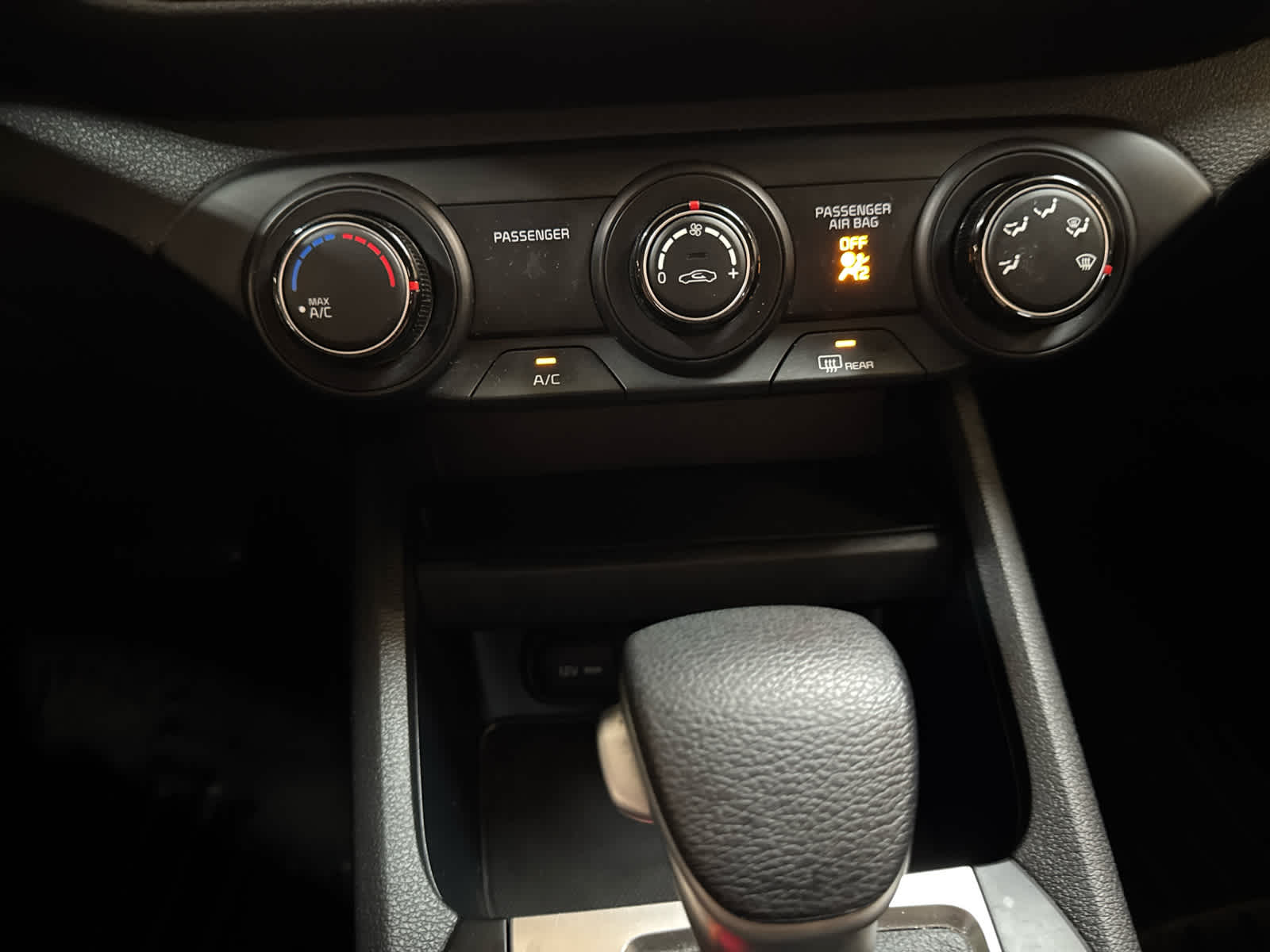 Thumbnail: 2022 Kia Forte - 26