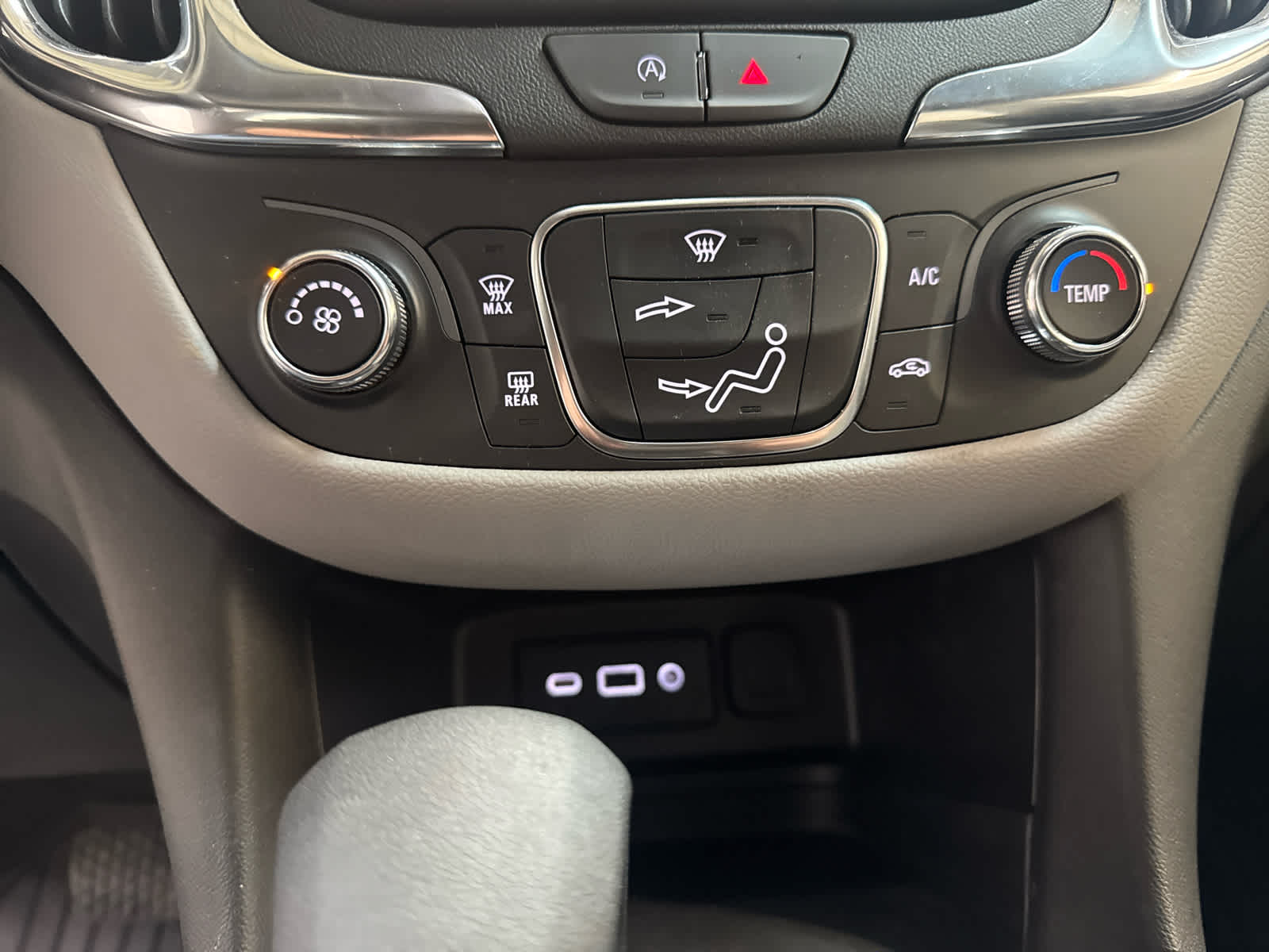 Thumbnail: 2024 Chevrolet Equinox - 20