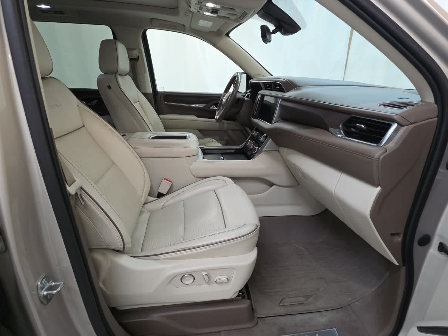 Thumbnail: 2021 GMC Yukon - 17