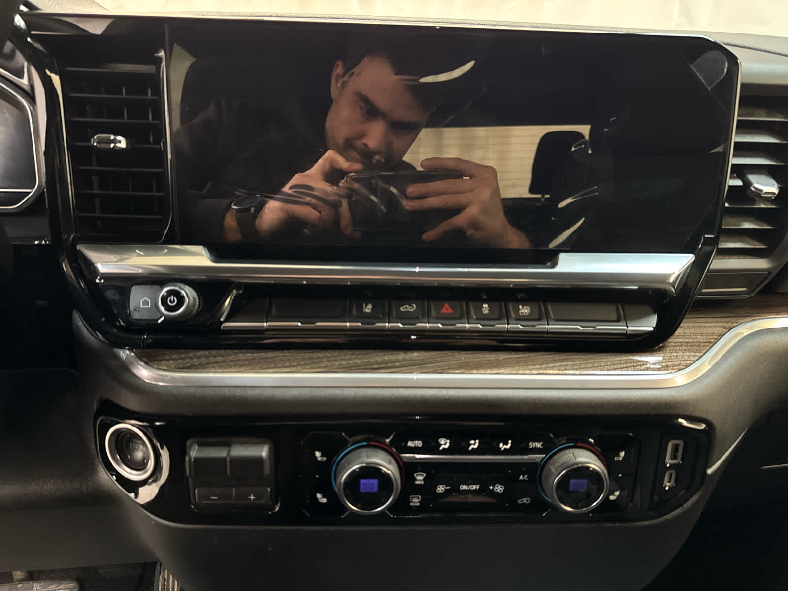 Thumbnail: 2025 Chevrolet Silverado 2500 - 17