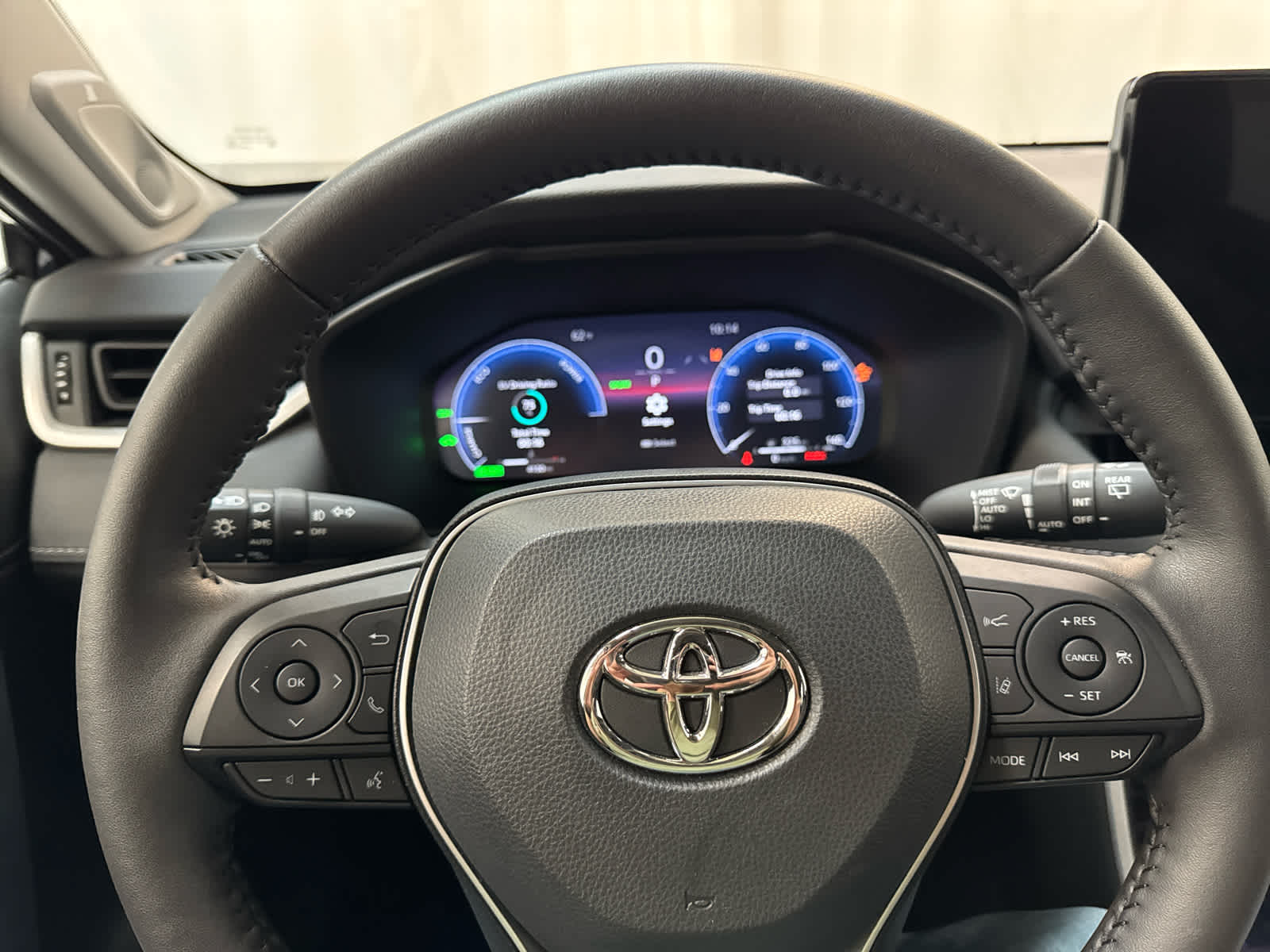 Thumbnail: 2023 Toyota RAV4 - 18