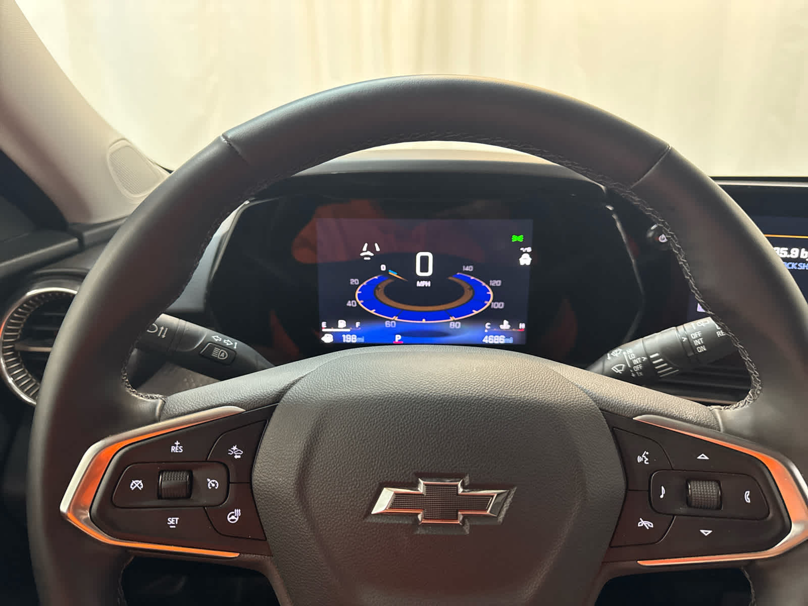 Thumbnail: 2025 Chevrolet Trax - 22