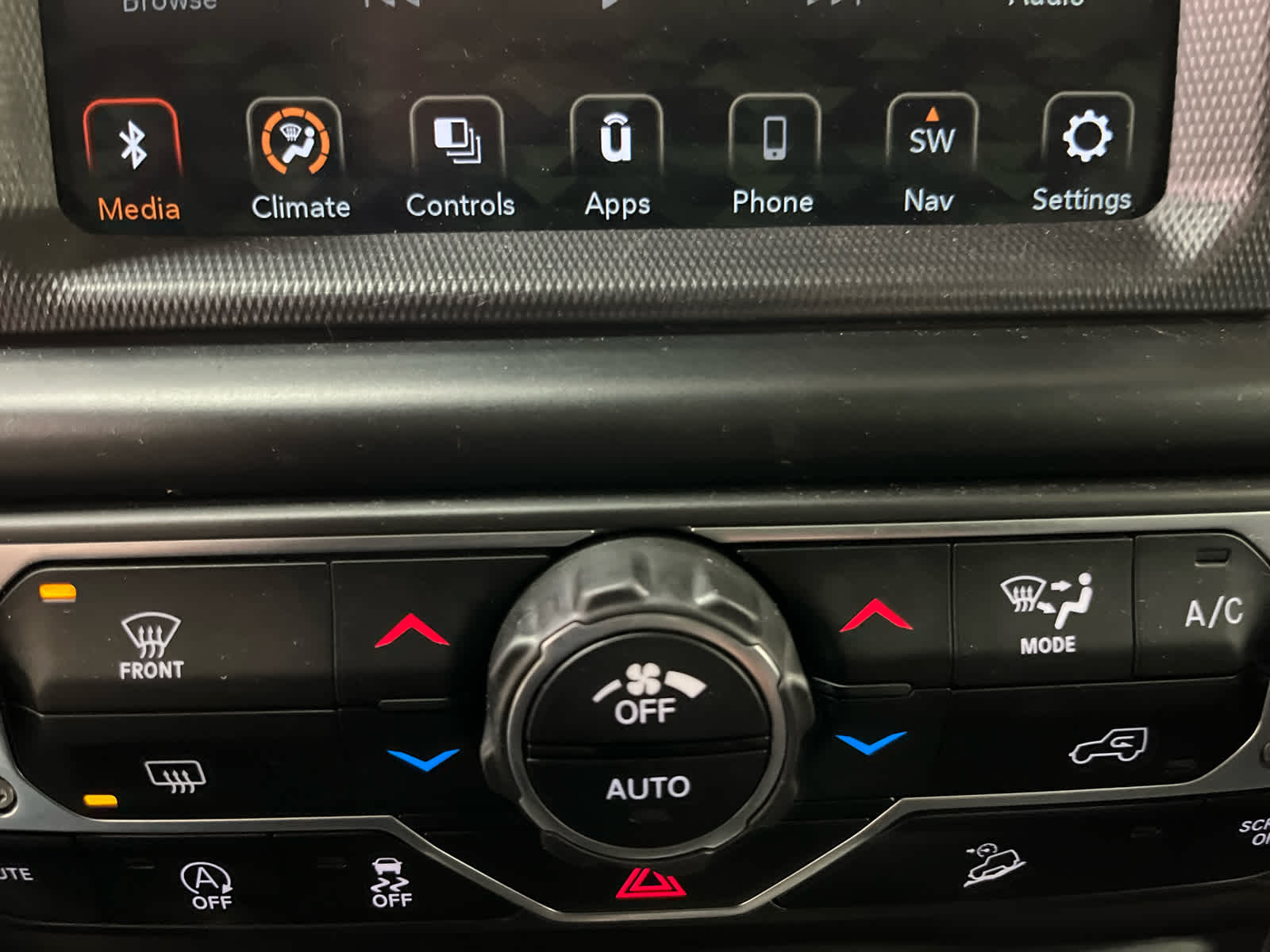 Thumbnail: 2020 Jeep Wrangler - 28