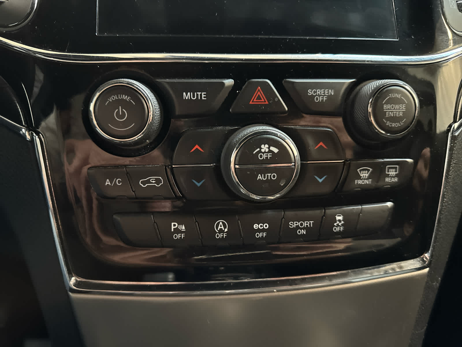 Thumbnail: 2019 Jeep Grand Cherokee - 20