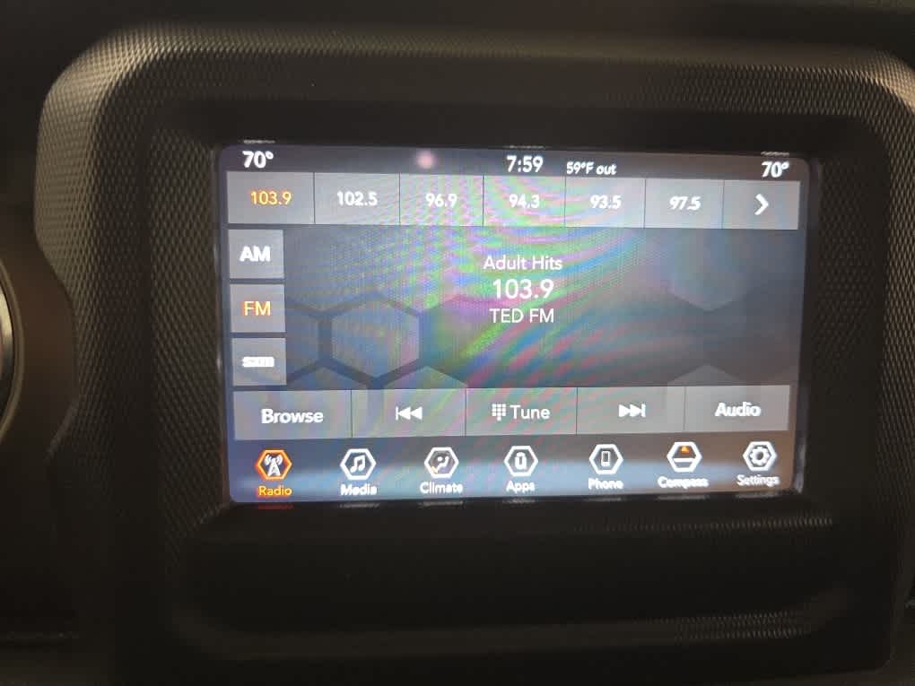 Thumbnail: 2018 Jeep Wrangler - 24