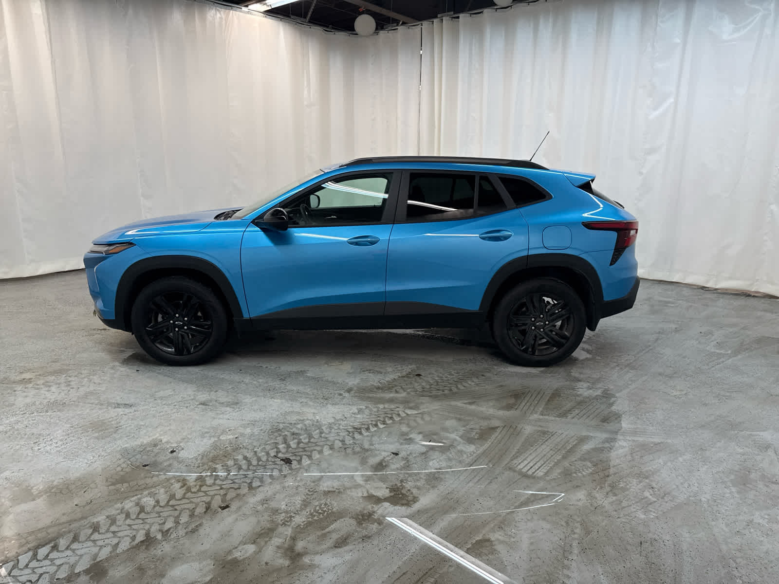 Thumbnail: 2025 Chevrolet Trax - 2