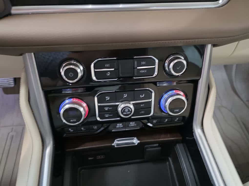 Thumbnail: 2021 GMC Yukon - 24