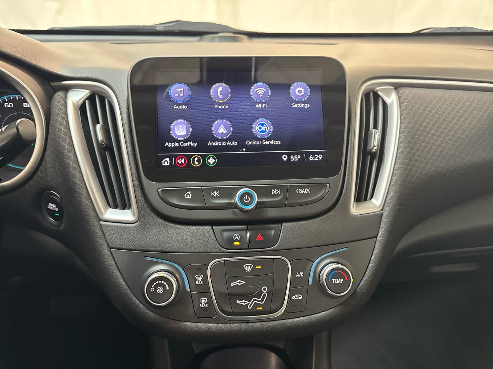 Thumbnail: 2022 Chevrolet Malibu - 24