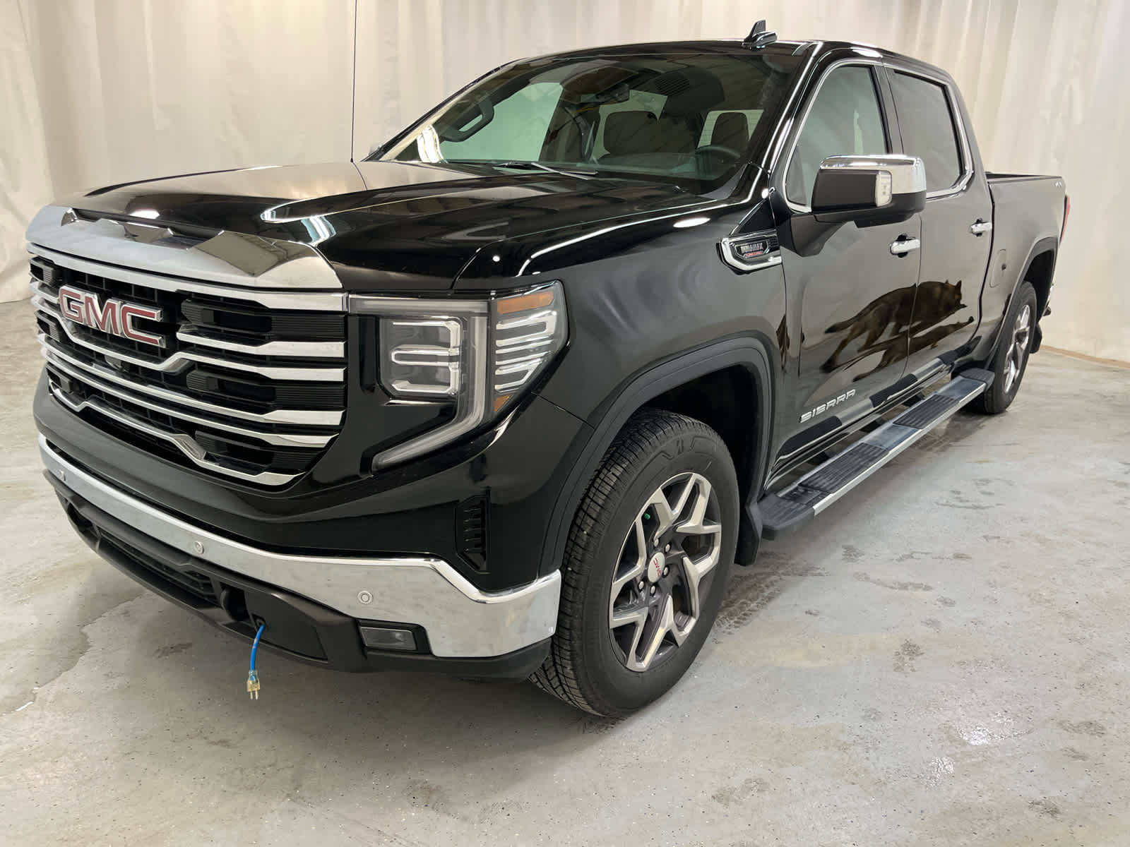 2025 GMC Sierra 1500 SLT -
                  Fairbanks, AK