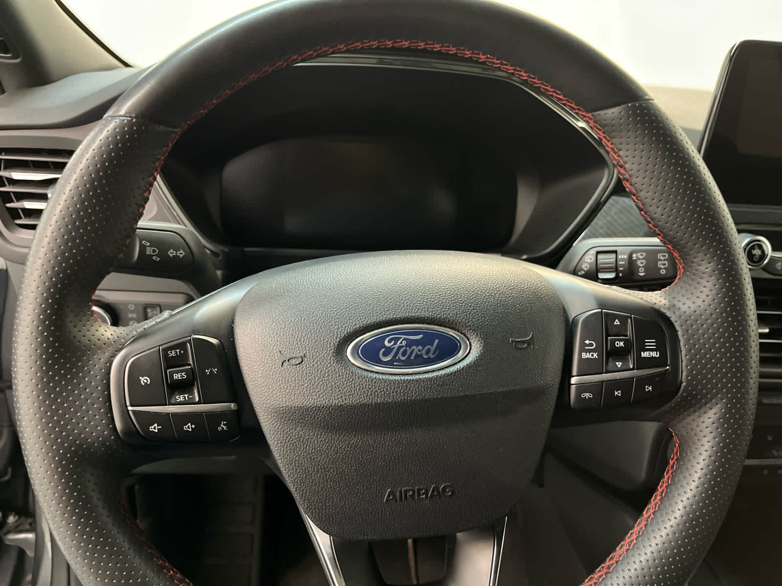 Thumbnail: 2023 Ford Escape - 21