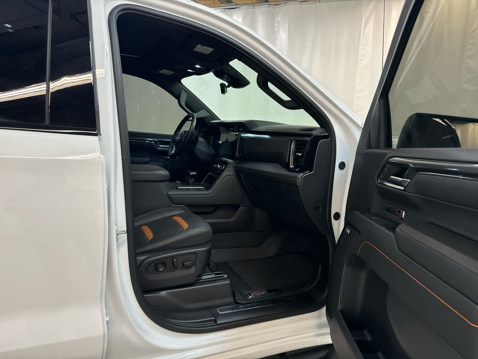 Thumbnail: 2024 GMC Sierra 1500 - 14
