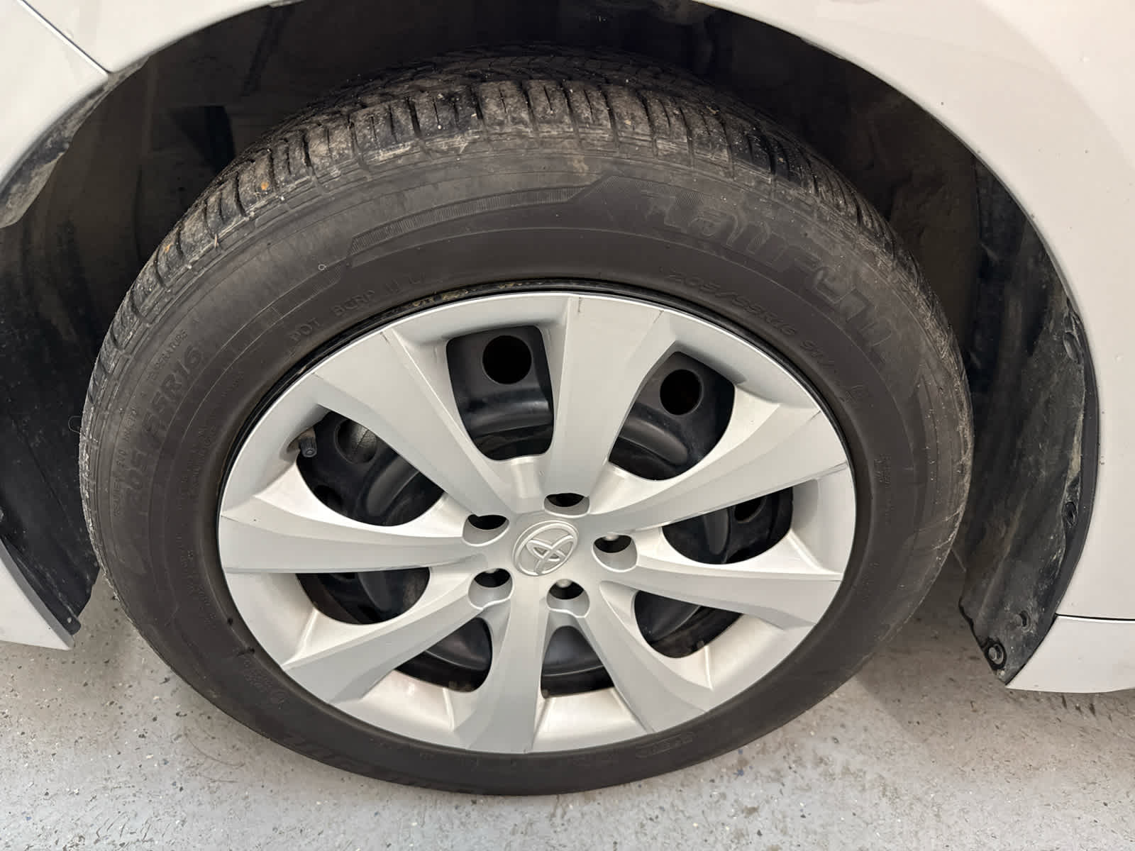 Thumbnail: 2024 Toyota Corolla - 10