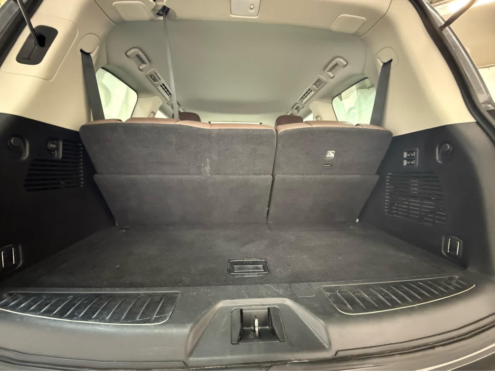 Thumbnail: 2021 INFINITI QX80 - 12