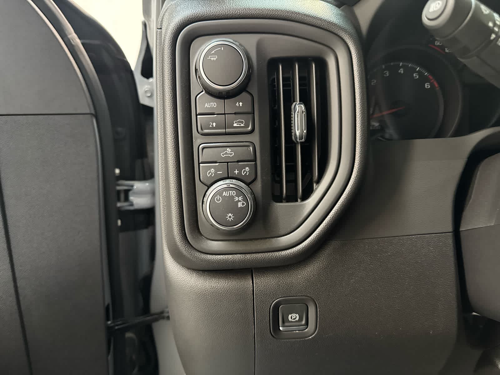 Thumbnail: 2025 Chevrolet Silverado 1500 - 15