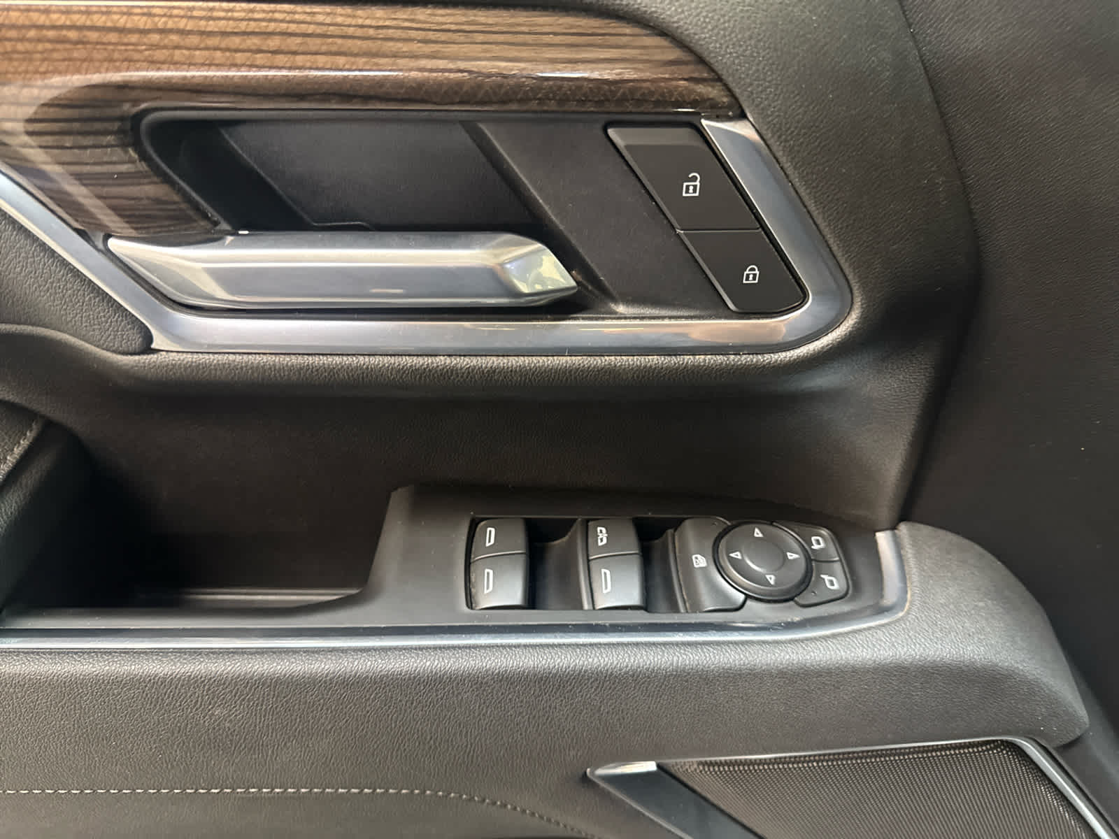 Thumbnail: 2025 Chevrolet Silverado 2500 - 14