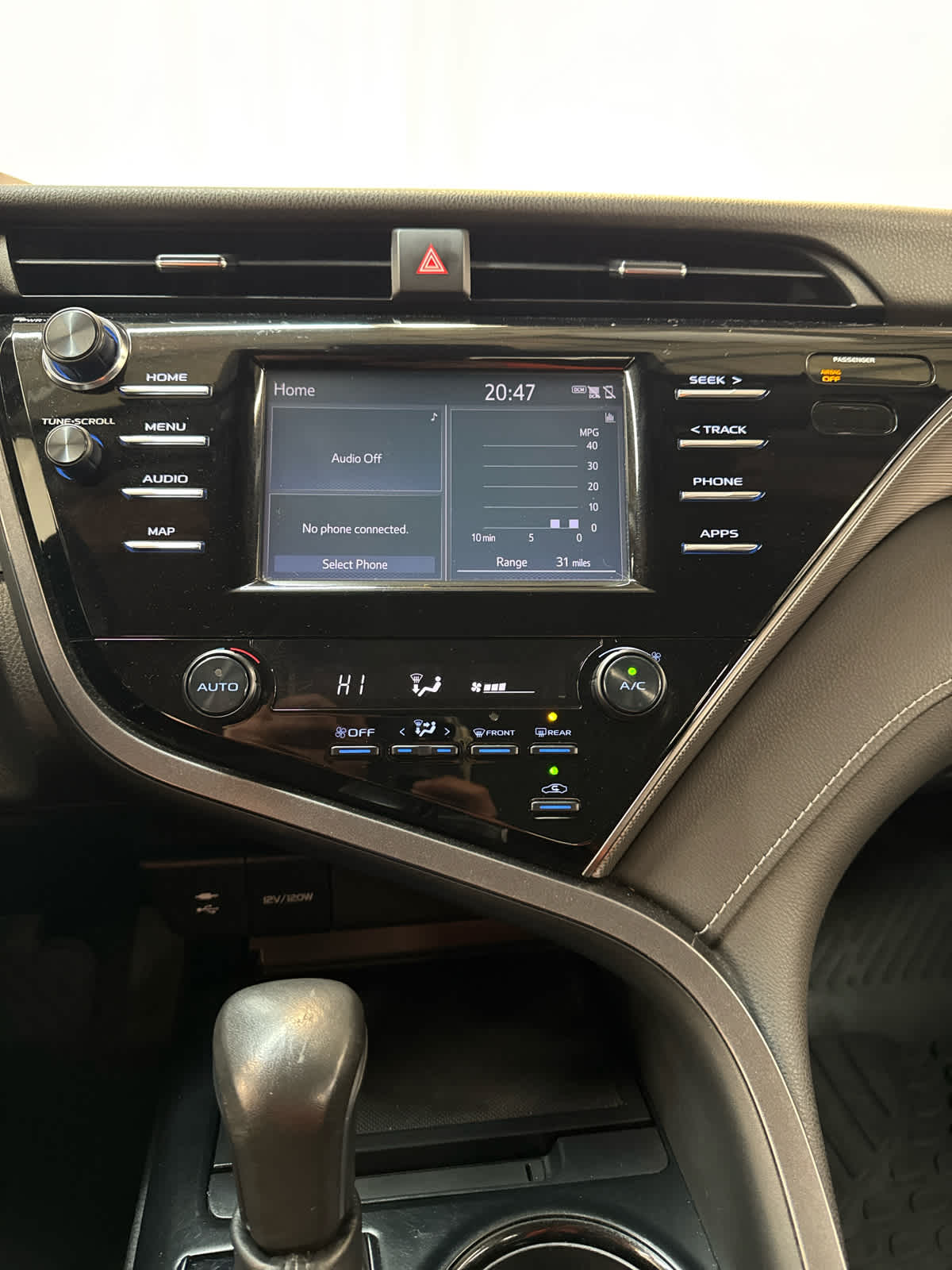 Thumbnail: 2019 Toyota Camry - 24